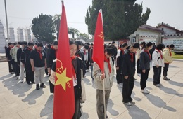 缅怀革命先烈，赓续红色基因——白甸初中清明祭扫活动